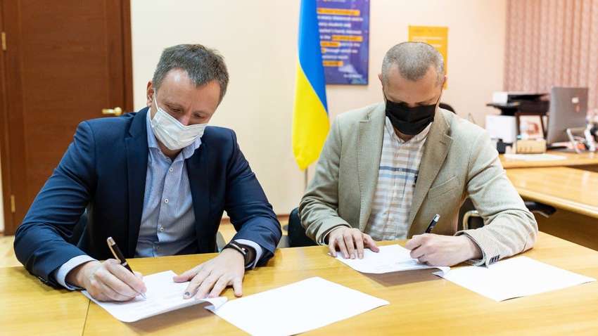 В Украине усовершенствуют технический уровень сельских школ: подписан меморандум В Украине усовершенствуют технический уровень сельских школ: подписан меморандум