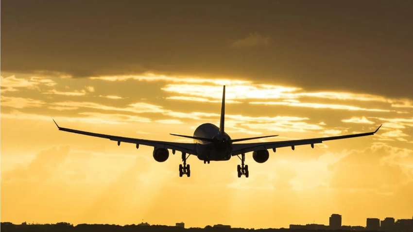 Літак з Уханя намотує вже десяте коло над Харківською областю 