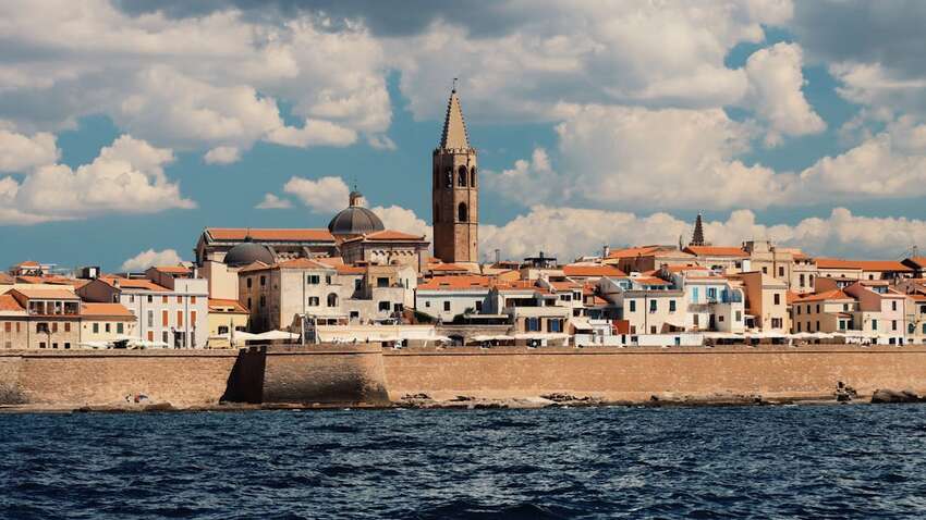 Не уступает красоте Флоренции, но без туристов: назван особый городок в Италии 