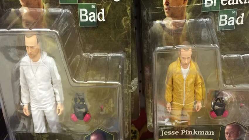 "Роковой промах ритейлера": как Toys 'R' Us поставила на полки куклы с наркотиками рядом с Барби