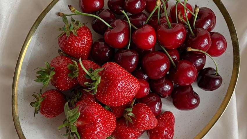 Нічний перекус: чи може полуниця зашкодити вашому сну Нічний перекус: чи може полуниця зашкодити вашому сну