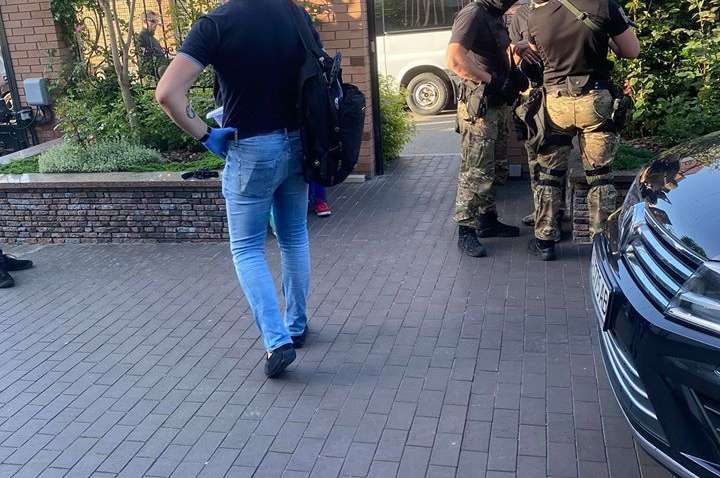 В ДБР пояснили, чому прийшли з обшуками до Омеляна