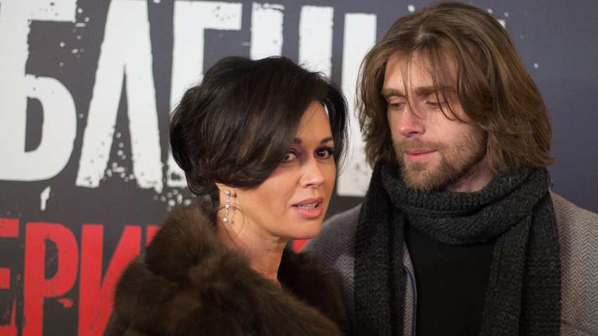 «Дело не только в деньгах, для лечения Насти он подключил все связи», - коллеги Заворотнюк рассказали о доходах ее мужа