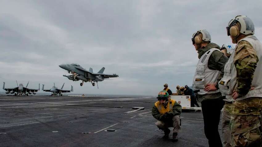 Другий винищувач США за 60 млн доларів впав у Червоне море Другий винищувач США за 60 млн доларів впав у Червоне море