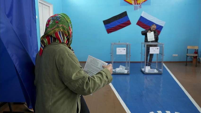 Підсумки «референдумів»: як ситуація може розвиватися далі – чи зважиться РФ на анексію