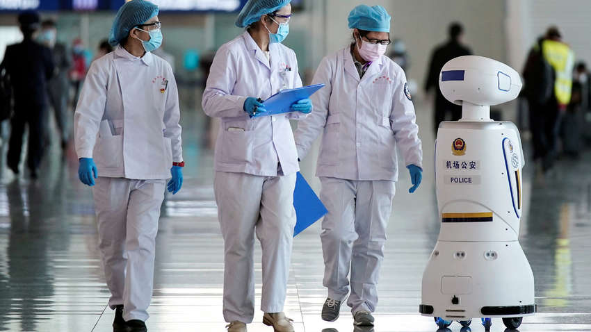 Євросоюз закупить сотні роботів для дезінфекції лікарень