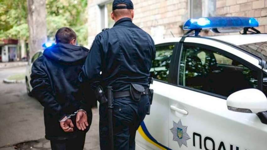 Сніжки та вистріли: на Житомирщині поліцейські знущалися над сином священника (подробиці)