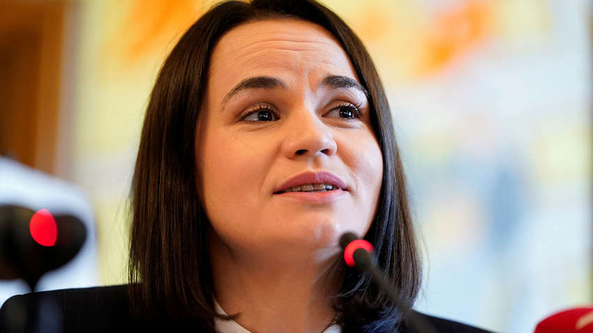 Меркель і Тихановська обговорили Україну і українську мову