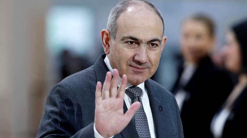 Пашинян подал в отставку вместе с правительством: что произошло в Армении