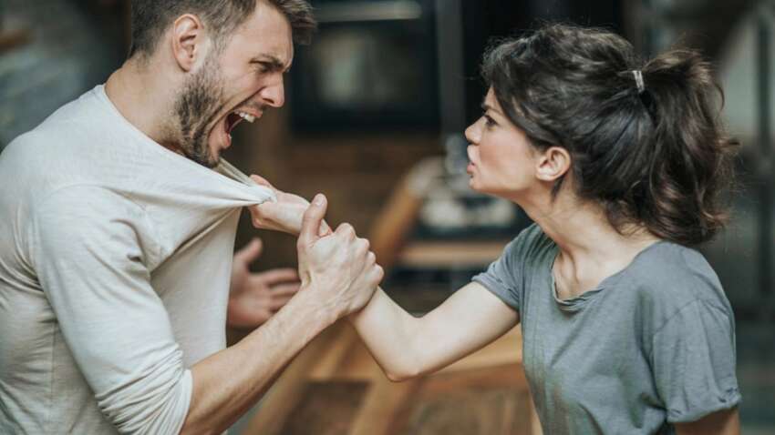 Цих знаків Зодіаку можуть зрадити в жовтні