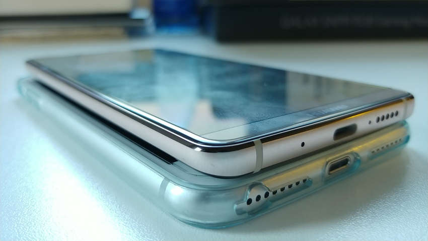 Компания Apple выпустит смартфон без зарядного порта в 2021 году