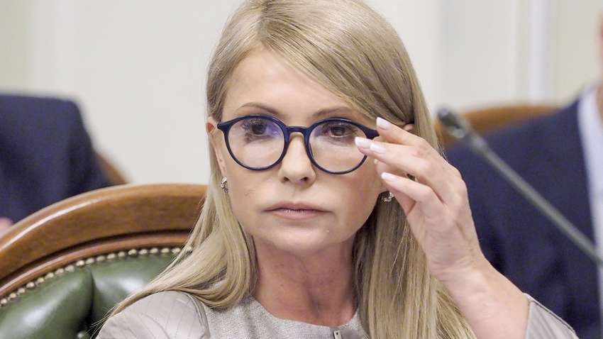 Пока Тимошенко вещала с трибуны Рады, «слуга народа» обсуждал ее «пластику» в переписке с женой, - СМИ