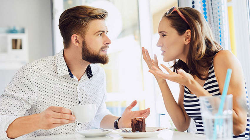 П'ять фраз, які не варто говорити дівчатам