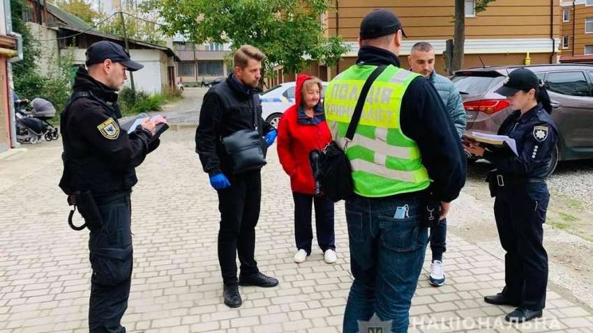 14 ударов ножом: в Ивано-Франковске грабитель напал на копа 14 ударов ножом: в Ивано-Франковске грабитель напал на копа