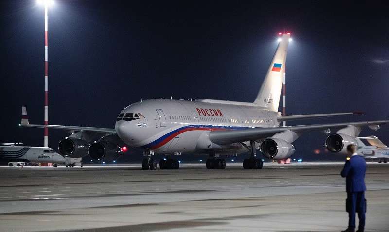 З літаком Путіна сталась надзвичайна пригода