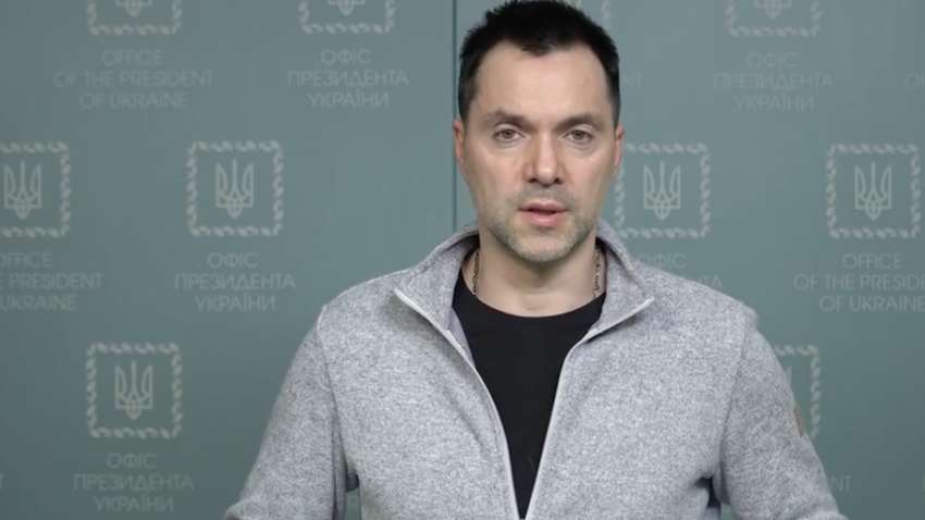 Россия постепенно снижает требования к Украине – Арестович