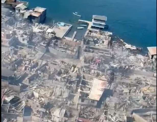 На Карибах розгорілася масштабна пожежа: полум'я знищило сотні житлових будинків (ВІДЕО) На Карибах розгорілася масштабна пожежа: полум'я знищило сотні житлових будинків (ВІДЕО)