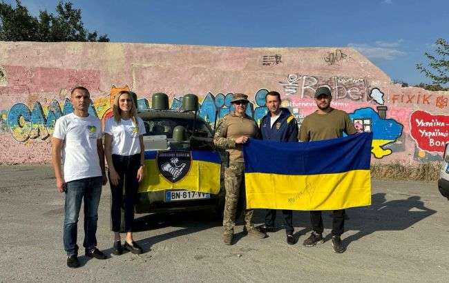 150 гуманитарных миссий: о помощи военным и медикам рассказали в благотворительном фонде "Надія" 150 гуманитарных миссий: о помощи военным и медикам рассказали в благотворительном фонде "Надія"