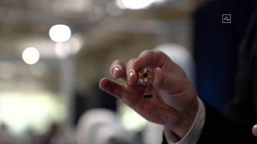 Маск представил работу чипа Neuralink, который подключается к мозгу