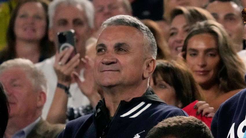 Отец Джоковича ответил на критику после того, как сфотографировался с фанатом Путина