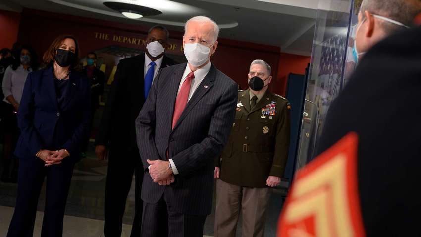 Джо Байден заблокировал афганские активы в 7 млрд долларов: стала известна причина