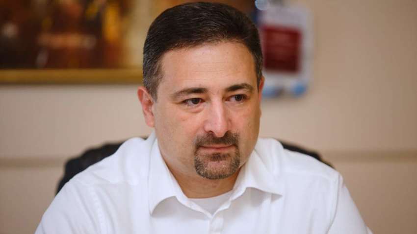 «Человек Ахметова»: СМИ объяснили, почему глава «Укрпошты» Смелянский хочет возглавить «УЗ»