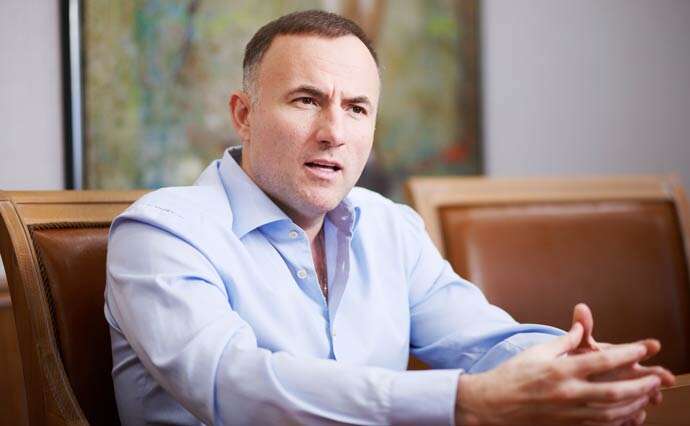 После ареста Коломойского Фукс стал ключевым игроком в теневых схемах – американский аналитик Фрэнк Сальвато