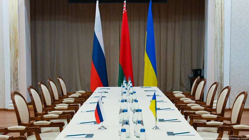 Почему ранее выжидающие политики начали раскачивать тему миротворчества – поможет ли это РФ