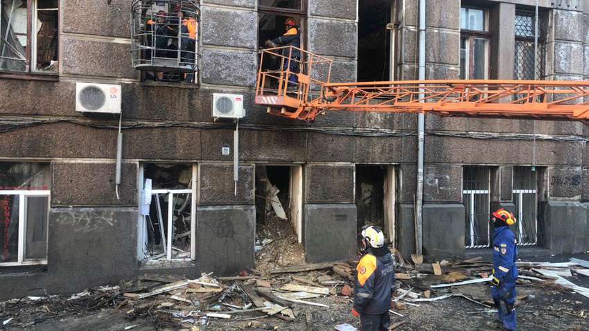 Восьмая жертва пожара в одесском колледже: в больнице скончался спасатель