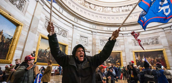 Знаменитого американского актера заподозрили в штурме Капитолия  Знаменитого американского актера заподозрили в штурме Капитолия