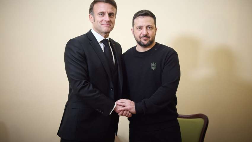 Зеленский провел разговор с Макроном: есть ли подвижки в вопросе отправки миротворцев в Украину