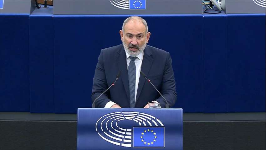 Пашинян звинуватив Росію: "Вони залишили нас на самоті" Пашинян звинуватив Росію: "Вони залишили нас на самоті"