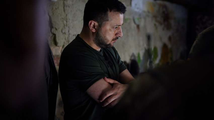 Зеленский перед самым носом у оккупантов: Гайдай рассказал, куда приезжал президент