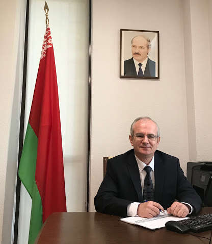 Уволен из-за предложения мирного решения вопроса – Посол Беларуси  в Испании освобожден от должности 