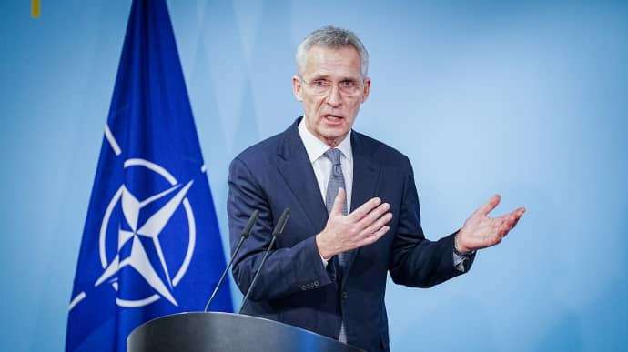 Столтенберг отреагировал на призыв Папы Римского поднять Украине белый флаг