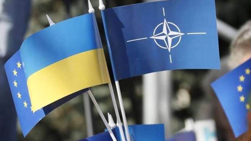Арестович предложил Украине сменить курс: от чего точно стоит отказаться Киеву Арестович предложил Украине сменить курс: от чего точно стоит отказаться Киеву