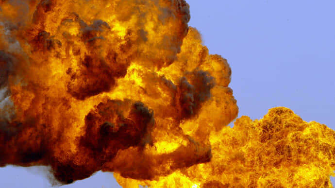 Россия содрогалась от взрывов: поражен важный для оккупантов объект Россия содрогалась от взрывов: поражен важный для оккупантов объект