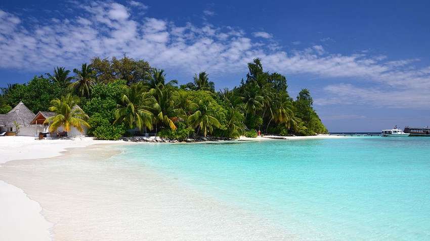 Мальдіви посилили правила в'їзду для туристів через епідемію коронавируса