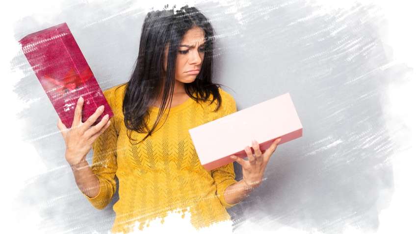 Забирай і йди: що не можна дарувати дівчині, щоб не зіпсувати  про себе враження   Забирай і йди: що не можна дарувати дівчині, щоб не зіпсувати  про себе враження