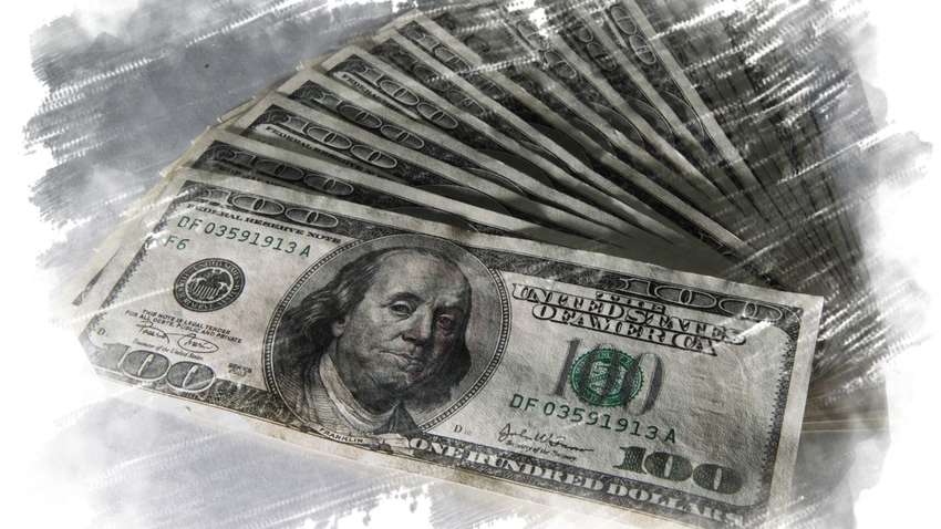 Офіційний долар в Україні продовжує стрімко дорожчати