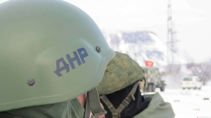 Власти "ДНР" заявили о завершении отвода в Петровском