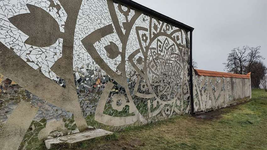 На знак дружби трьох народів: у Польщі створили мандалу із тисячі дзеркальних уламків