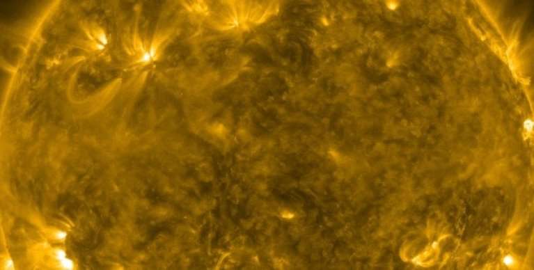 Нові спалахи на Сонці: Землю очікують полярні сяйва і геомагнітні бурі