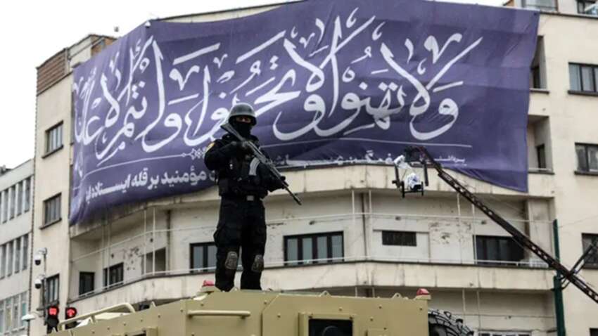 Детский призыв в Иране: КСИР привлекает 12-летних подростков и выдает им оружие