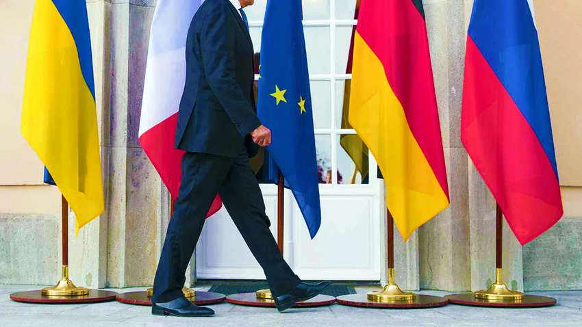 Став відомий час початку саміту в Парижі