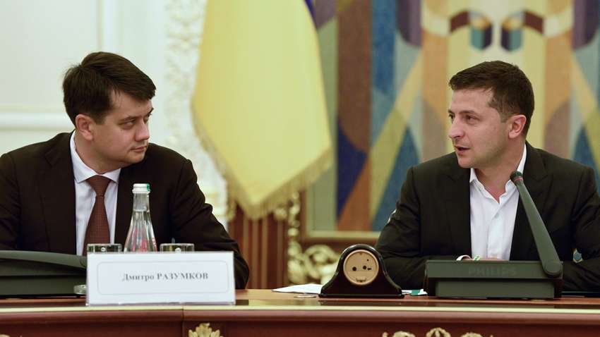 Разумков выступает против законопроектов Банковой: чем закончится противостояние 