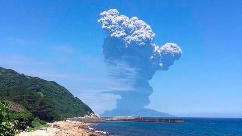 Япония проводит массовую эвакуацию в связи с надвигающимся тайфуном