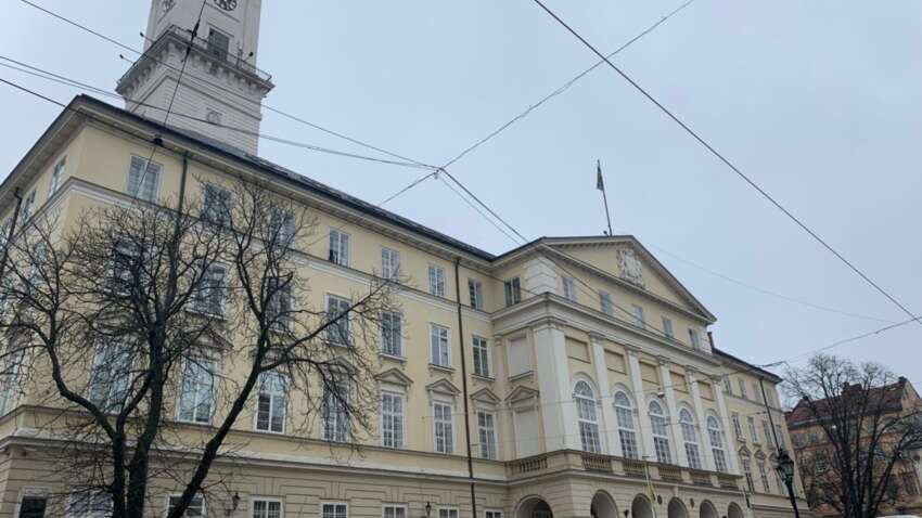 СБУ проводить обшуки у Львівській міськраді: слідчі перевіряють витрати на відновлення після ракетних ударів