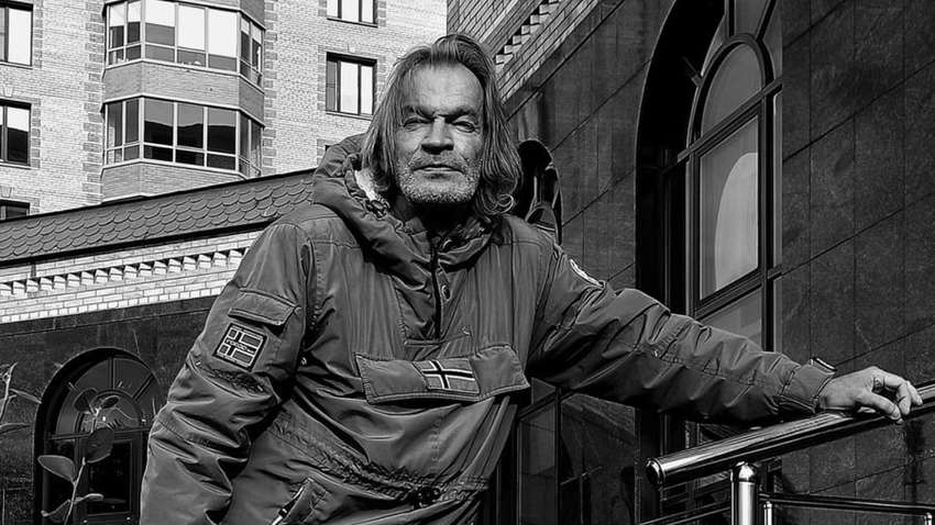 В России поддерживающий Украину певец выпрыгнул из окна во время обыска по делу о поддержке ВСУ 