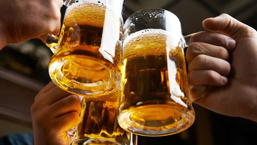 Стало известно, сколько денег украинцы тратят на алкоголь ежемесячно